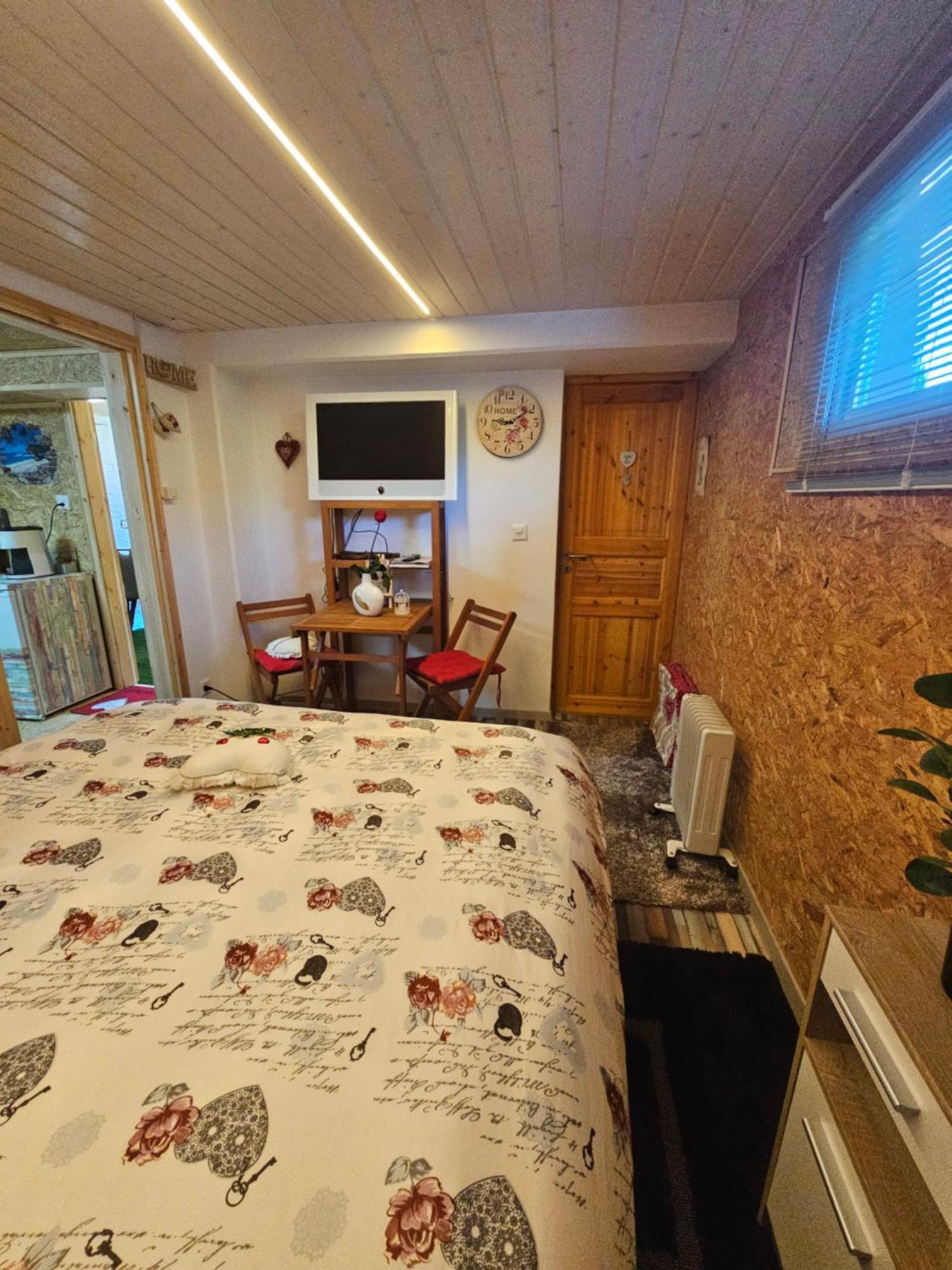 넨다즈 Chez Gigi B&B 외부 사진