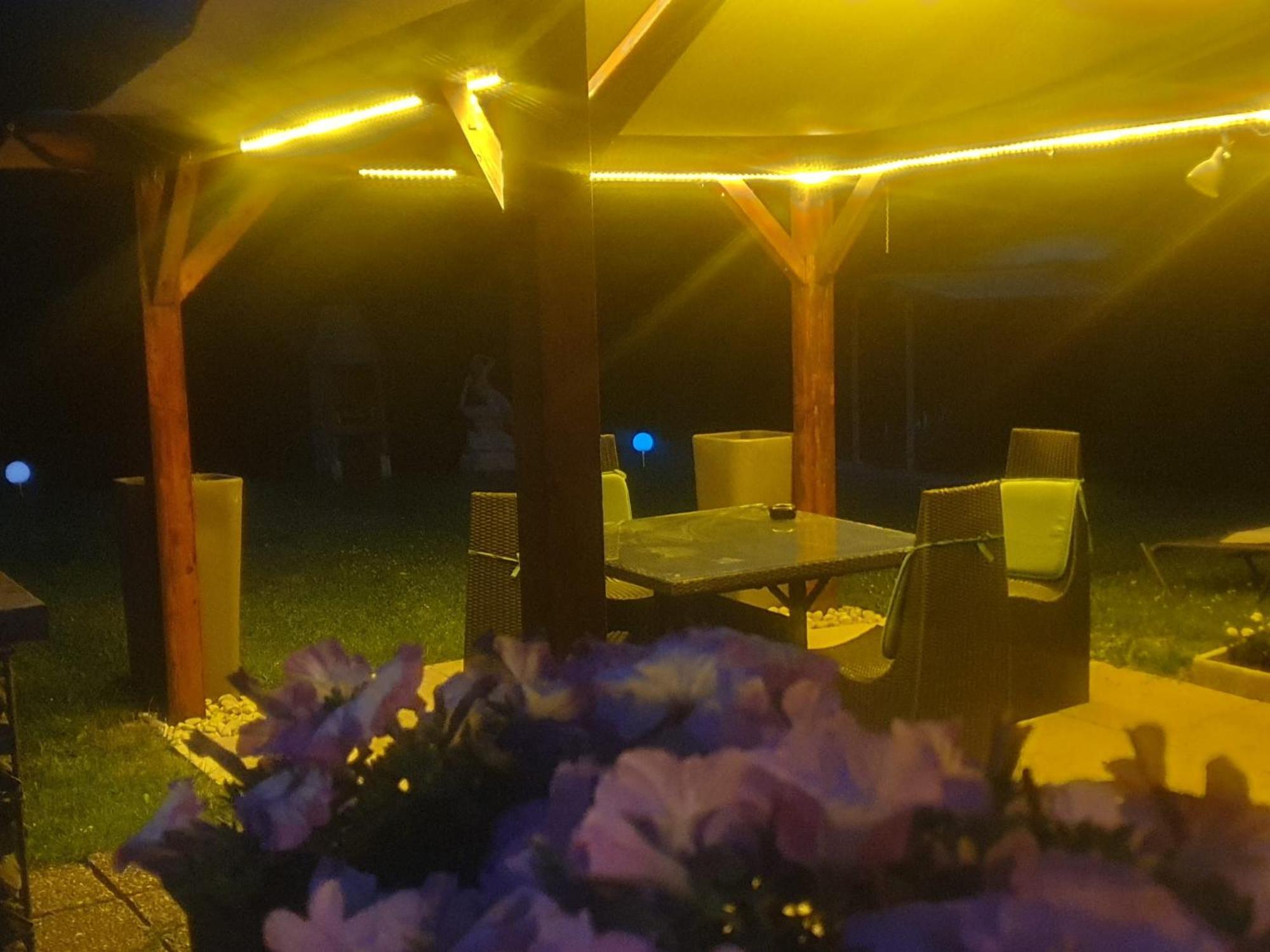 넨다즈 Chez Gigi B&B 외부 사진